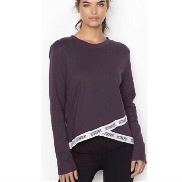 🆕 VS Sport Logo Crew Pullover NWOT - Picture 1 of 9